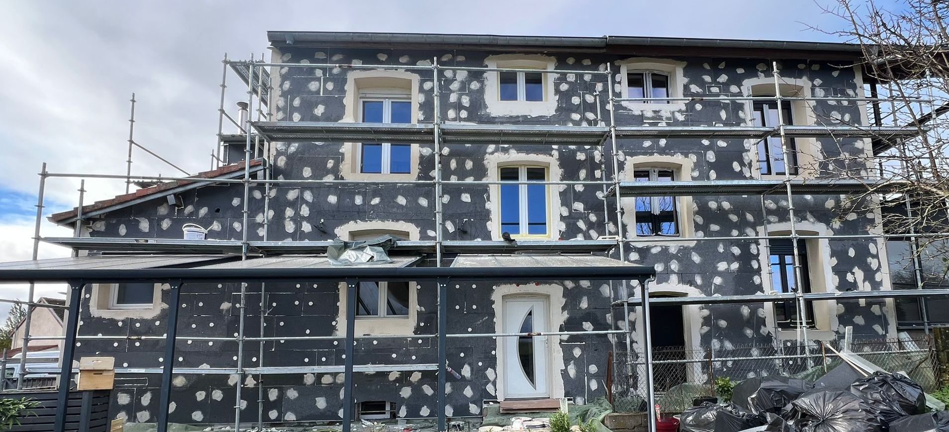 Casa cu izolatie exterioara finalizata